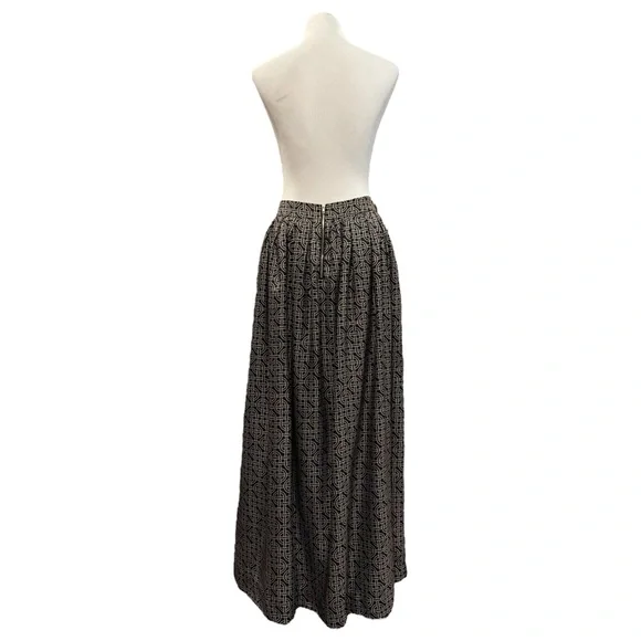 Elizabeth McKay Hong Kong Silk Maxi Skirt Black Gold Metro Print Women’s size 4 - Picture 4 of 12